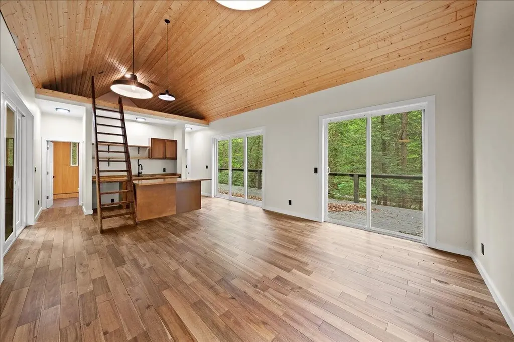 507 Cave Hollow Road Campton KY 41301