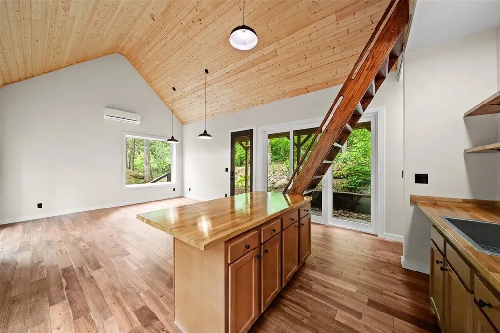 507 Cave Hollow Road Campton KY 41301
