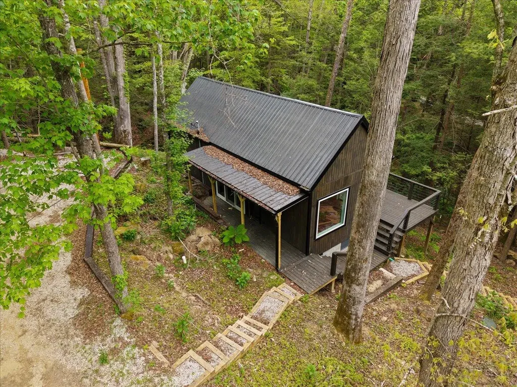 507 Cave Hollow Road Campton KY 41301