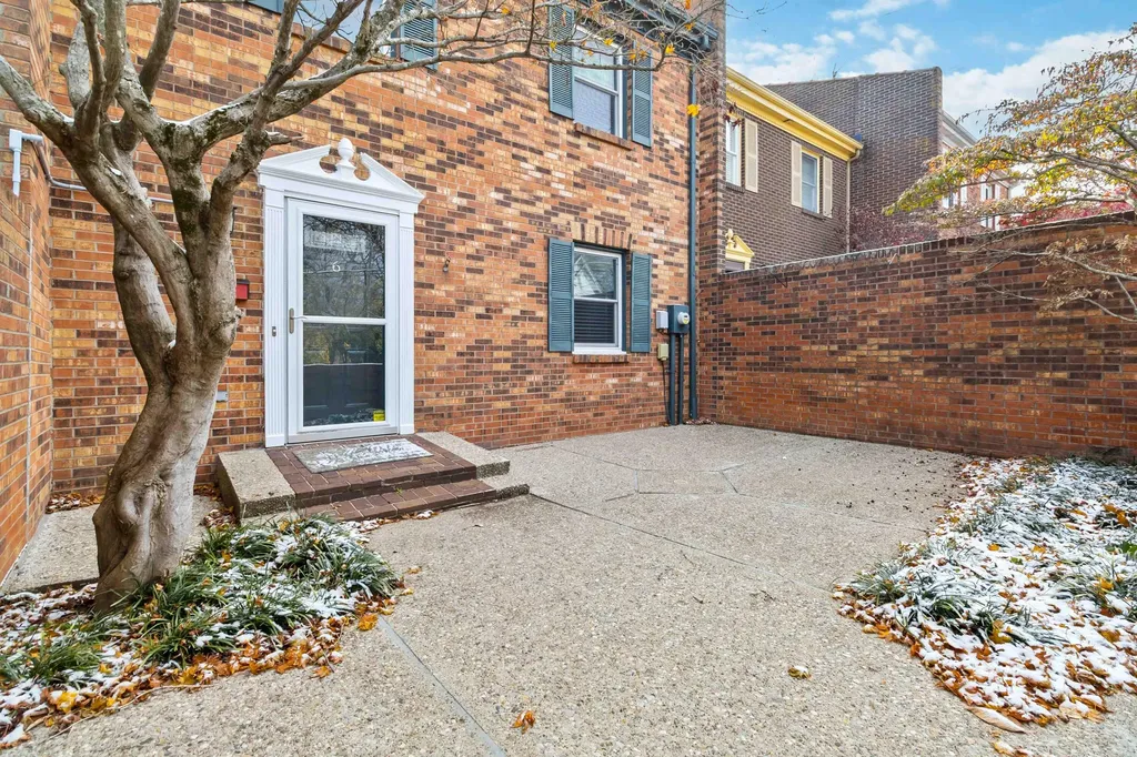 229 S Collins Street Richmond KY 40475