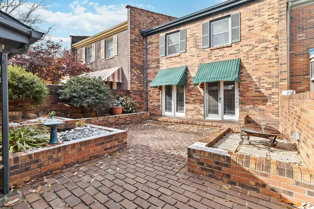 229 S Collins Street Richmond KY 40475