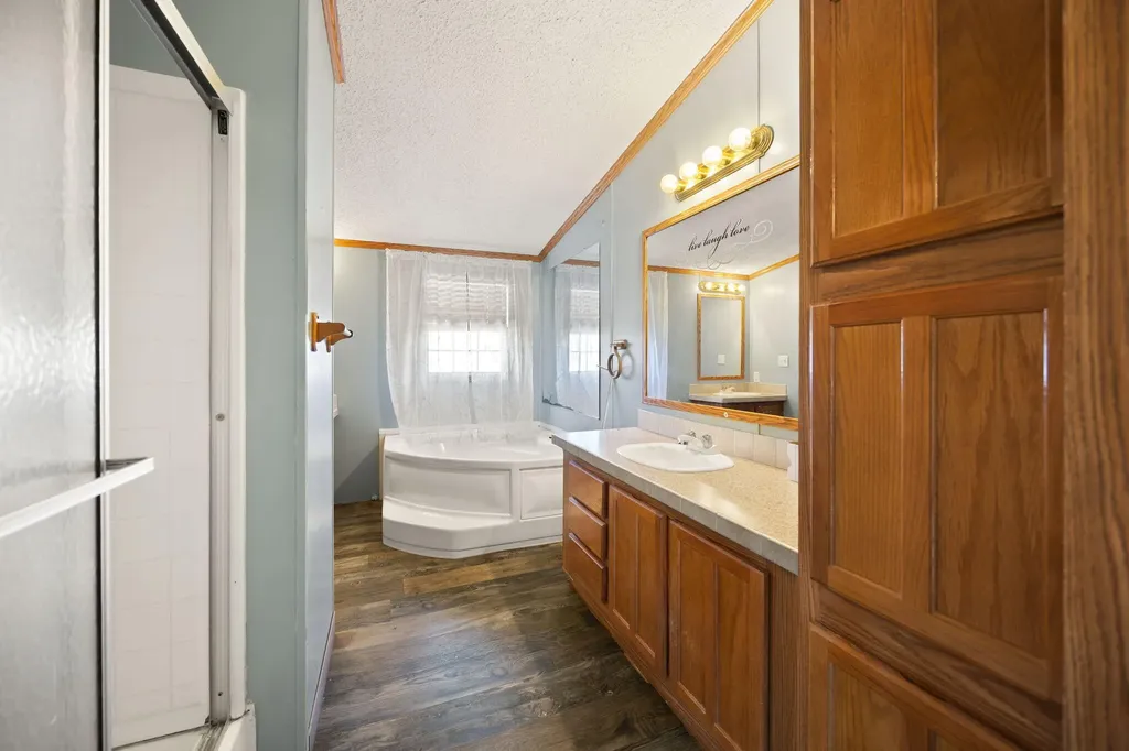 324 Lawless Lane Jamestown KY 42629
