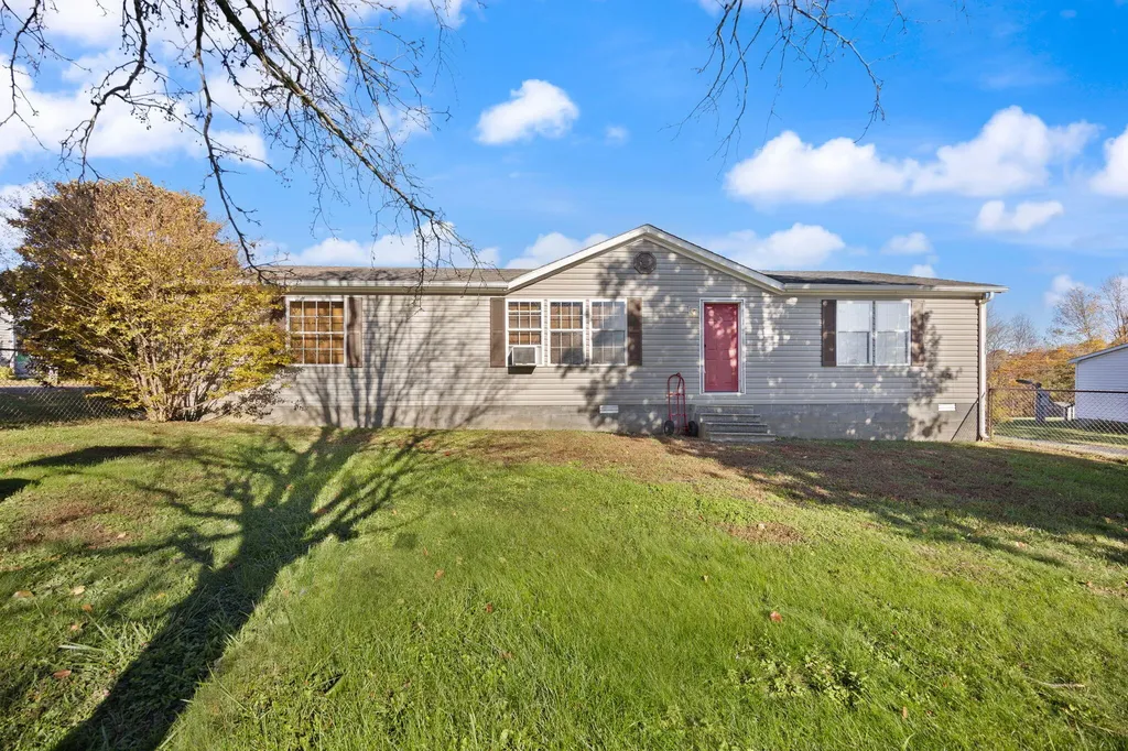 324 Lawless Lane Jamestown KY 42629