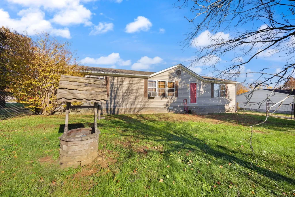 324 Lawless Lane Jamestown KY 42629