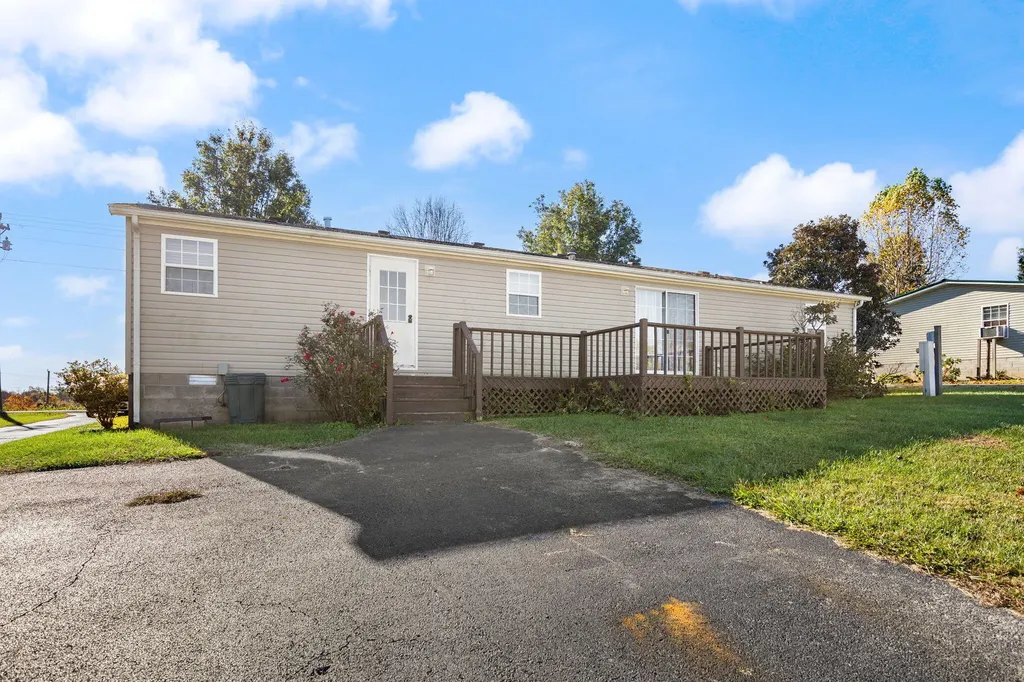 324 Lawless Lane Jamestown KY 42629