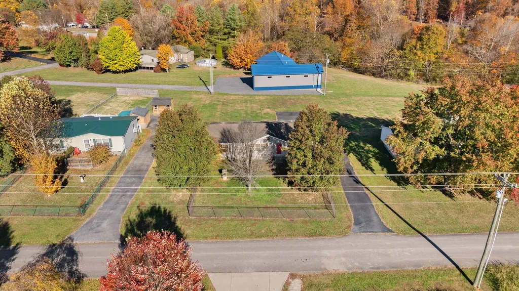 324 Lawless Lane Jamestown KY 42629