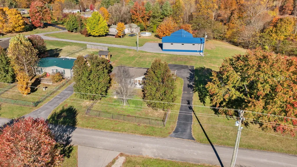 324 Lawless Lane Jamestown KY 42629
