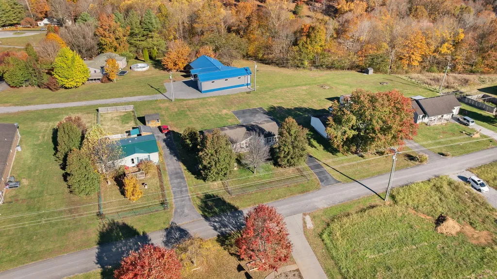 324 Lawless Lane Jamestown KY 42629
