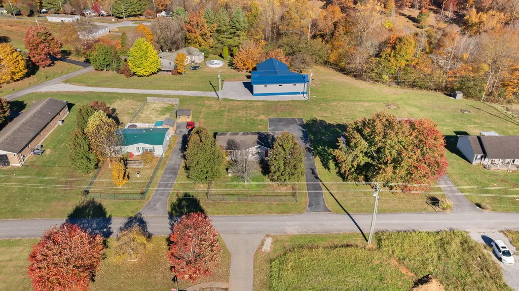 324 Lawless Lane Jamestown KY 42629