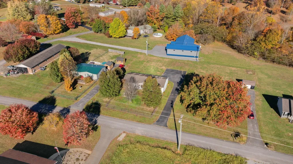 324 Lawless Lane Jamestown KY 42629
