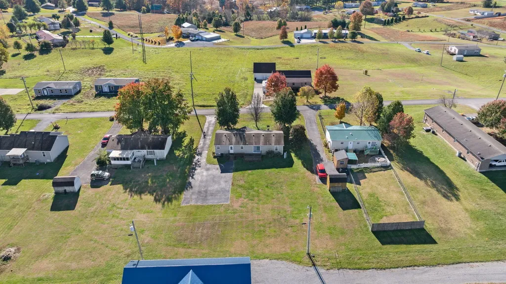 324 Lawless Lane Jamestown KY 42629