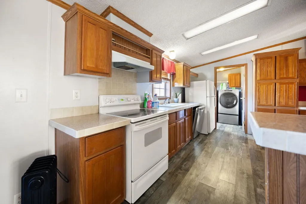 324 Lawless Lane Jamestown KY 42629