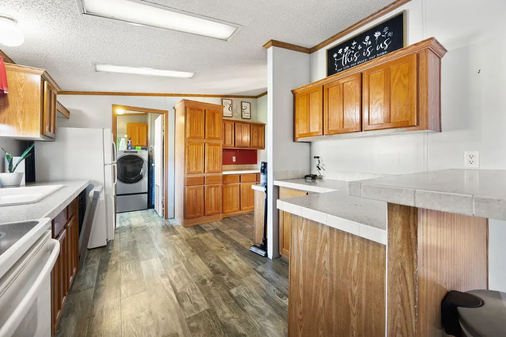 324 Lawless Lane Jamestown KY 42629