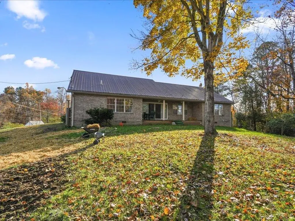 189 Stephens Farm Road Whitley City KY 42653