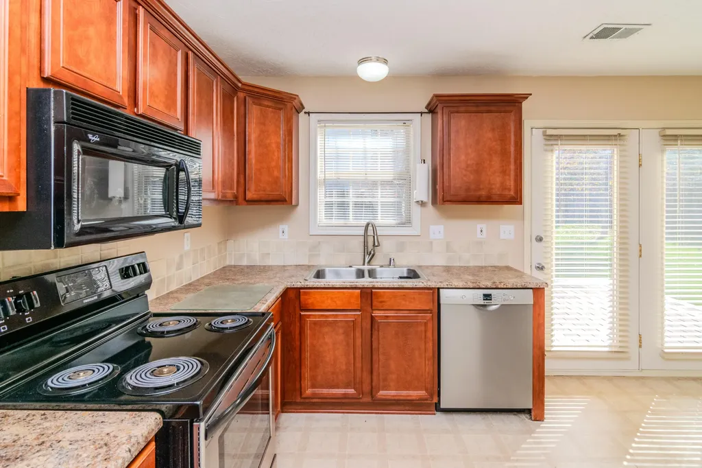 3840 Everetts Dale Lexington KY 40514