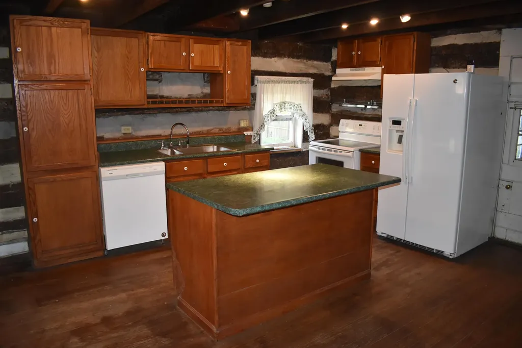 305 W Oak Street Nicholasville KY 40356