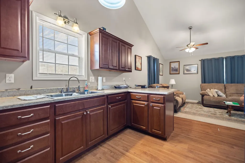 6139 Main Street Thelma KY 41260