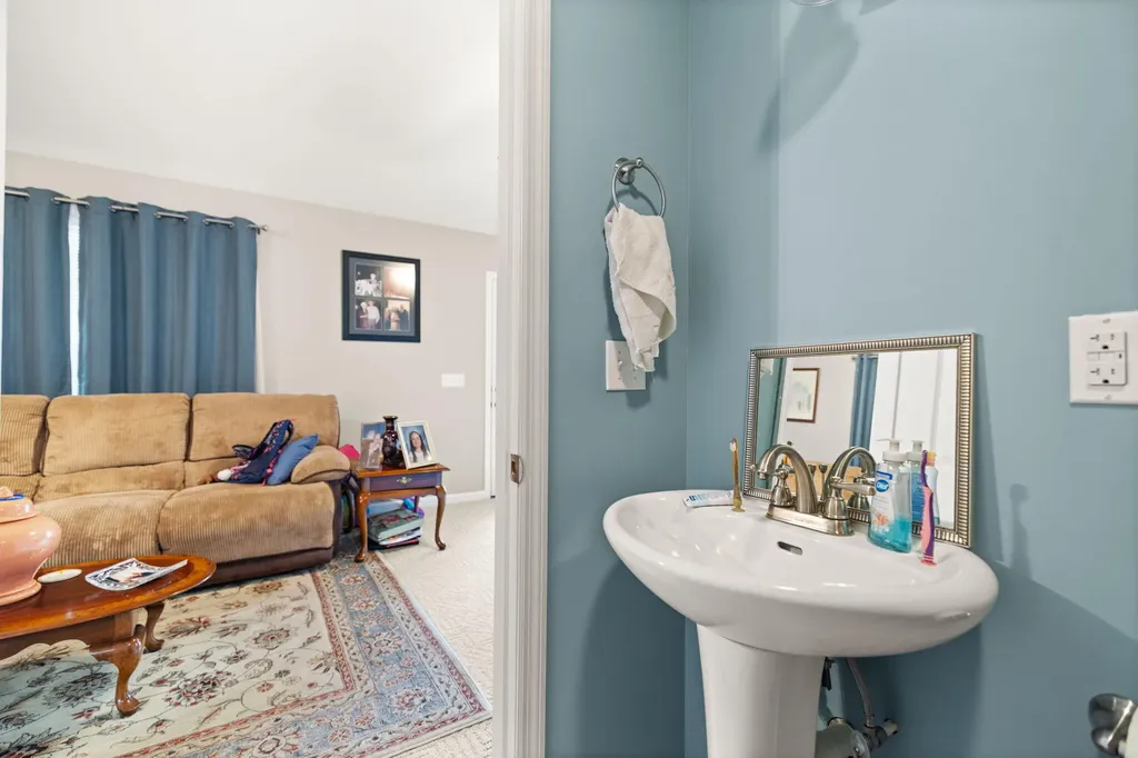 6139 Main Street Thelma KY 41260