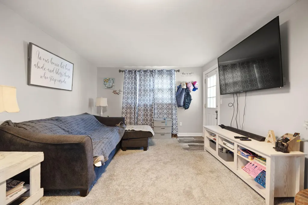 6139 Main Street Thelma KY 41260
