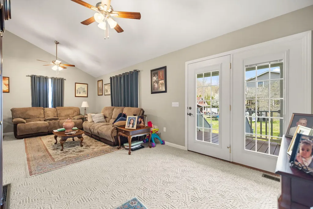 6139 Main Street Thelma KY 41260