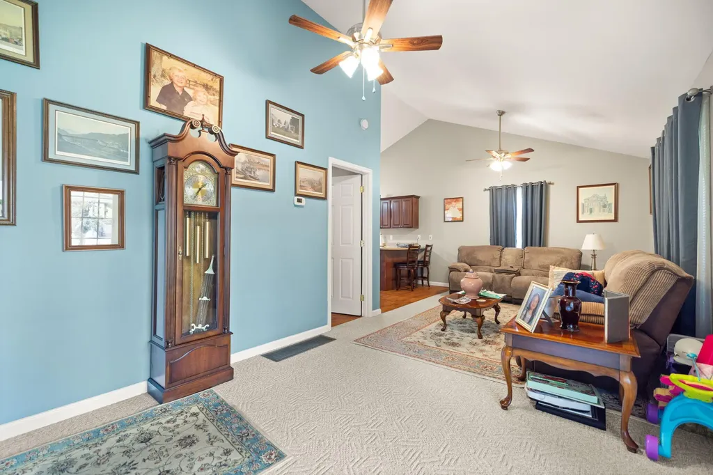6139 Main Street Thelma KY 41260