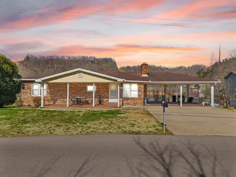 6139 Main Street Thelma KY 41260