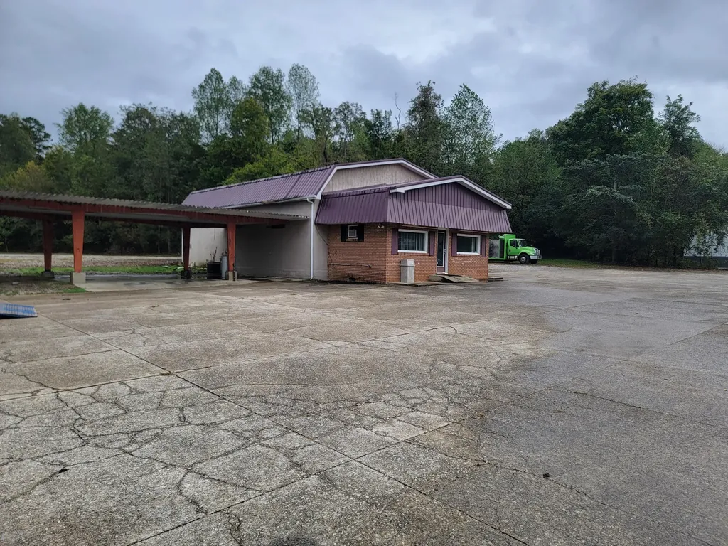 7744 S Highway 27 Burnside KY 42519
