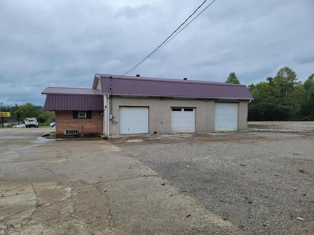 7744 S Highway 27 Burnside KY 42519
