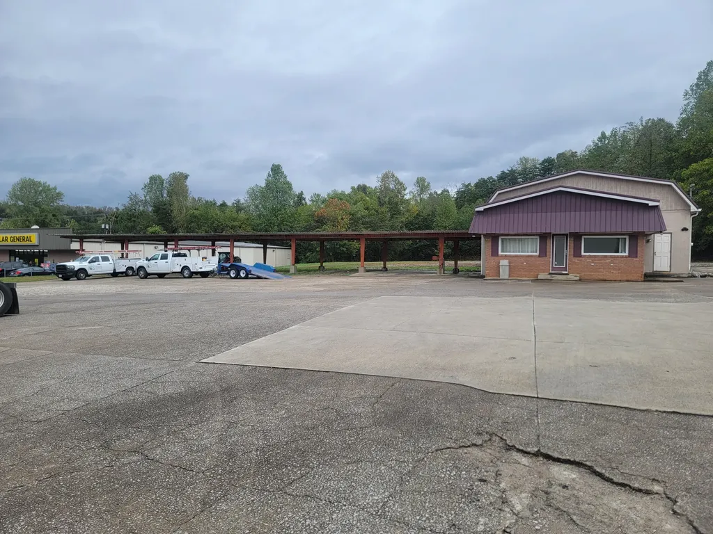7744 S Highway 27 Burnside KY 42519