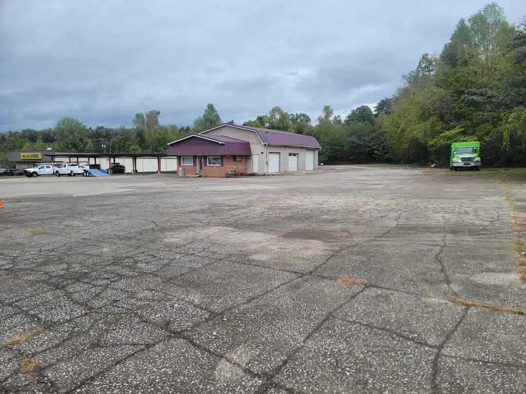 7744 S Highway 27 Burnside KY 42519