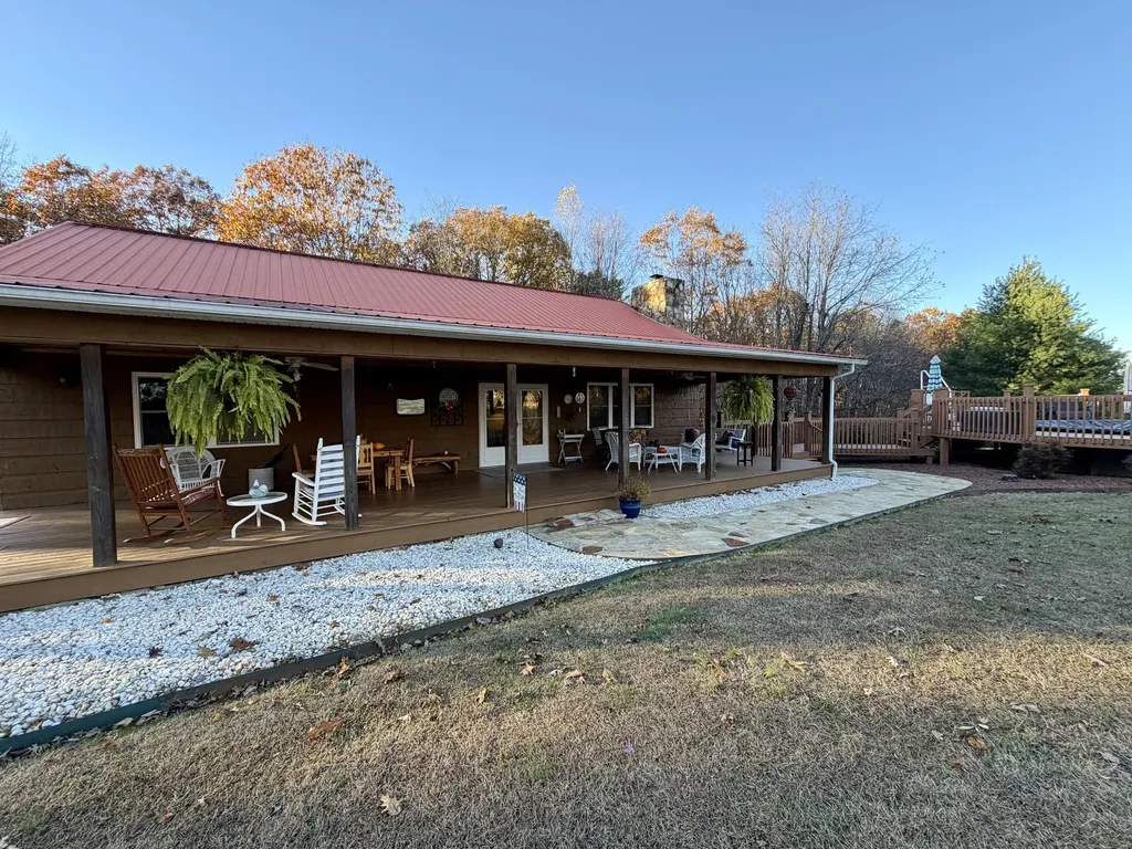 504 Earl Howard Road Keavy KY 40737