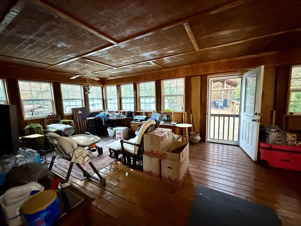 504 Earl Howard Road Keavy KY 40737