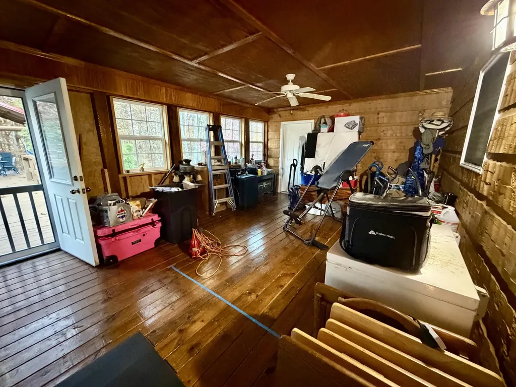 504 Earl Howard Road Keavy KY 40737
