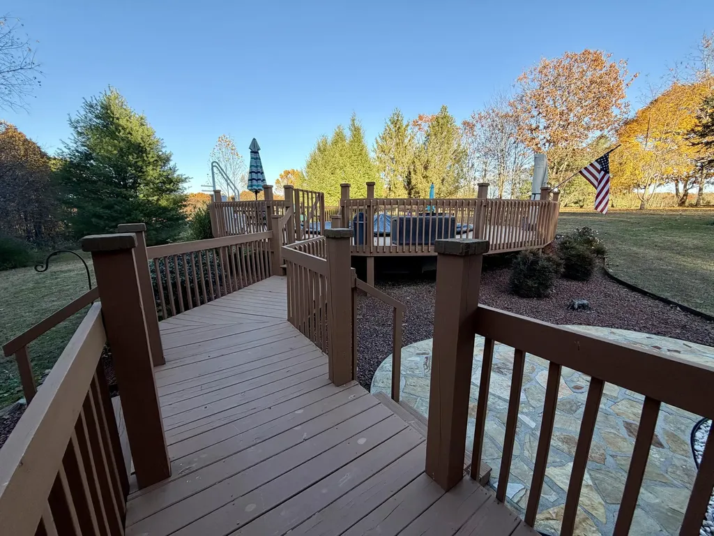 504 Earl Howard Road Keavy KY 40737