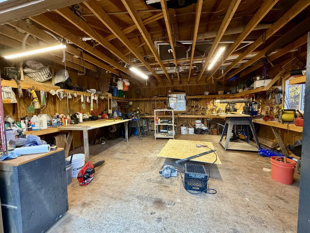 504 Earl Howard Road Keavy KY 40737