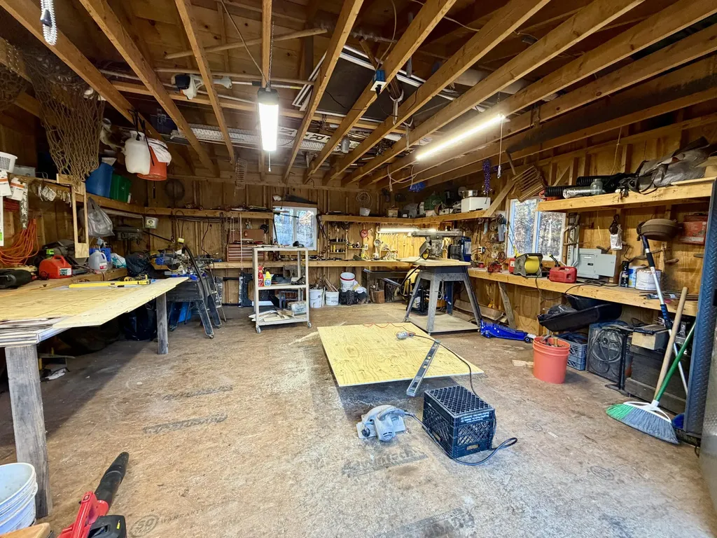 504 Earl Howard Road Keavy KY 40737