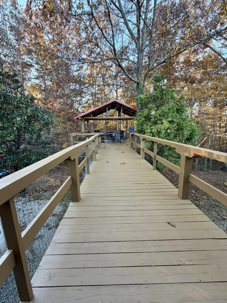 504 Earl Howard Road Keavy KY 40737