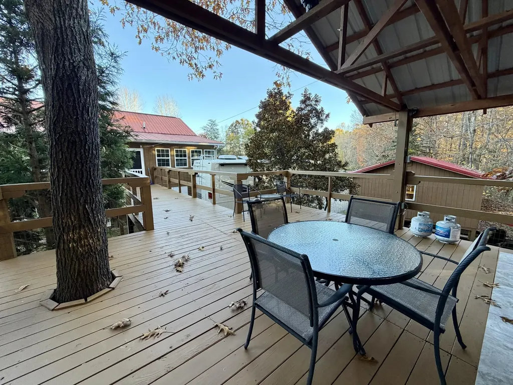 504 Earl Howard Road Keavy KY 40737