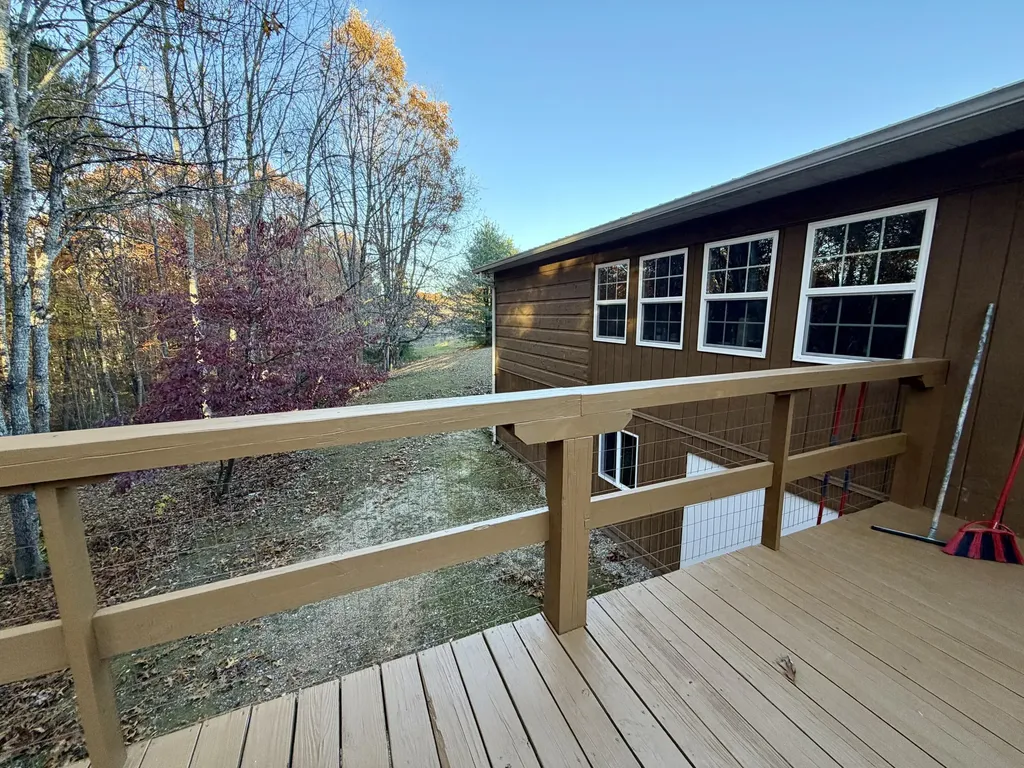 504 Earl Howard Road Keavy KY 40737