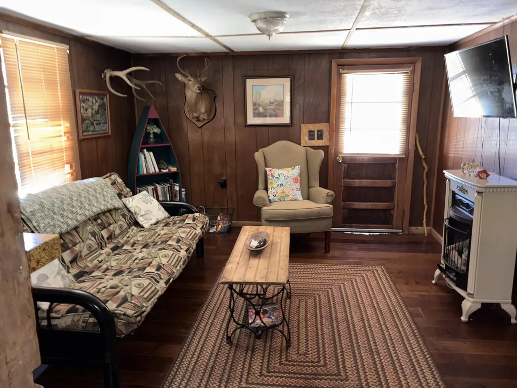 3999 Mckee Road Irvine KY 40336