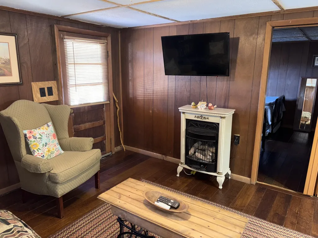 3999 Mckee Road Irvine KY 40336
