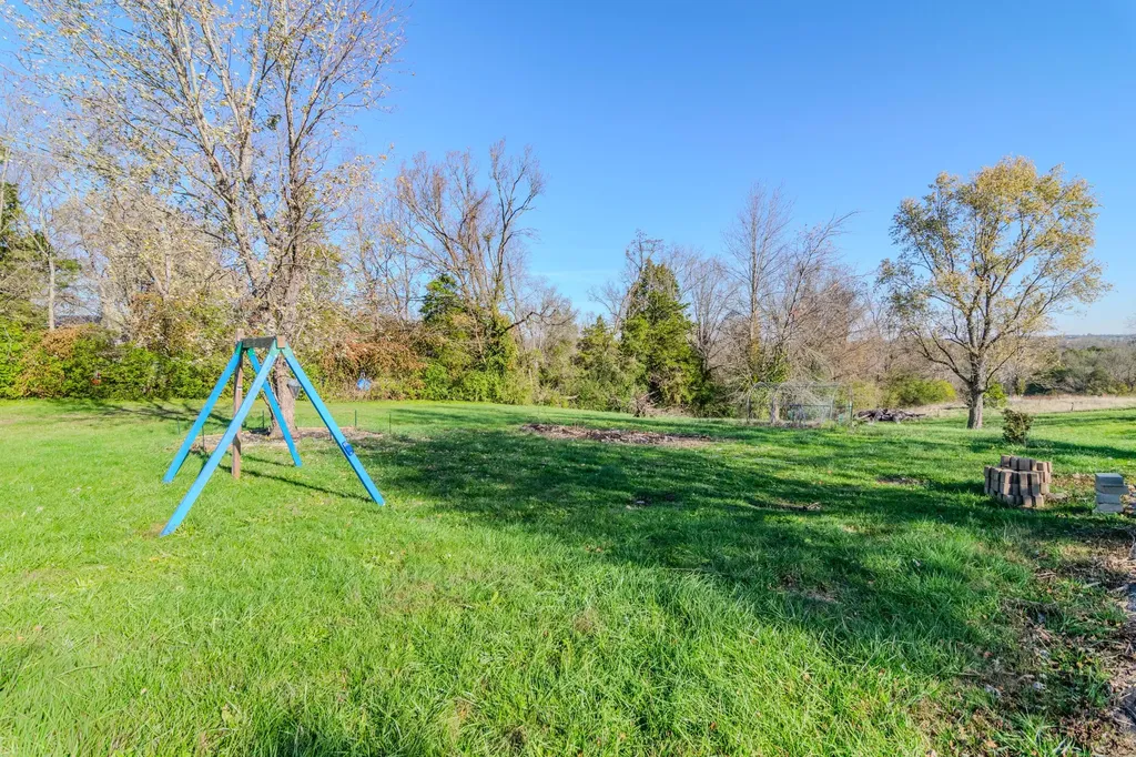 7897 Old Richmond Road Lexington KY 40515