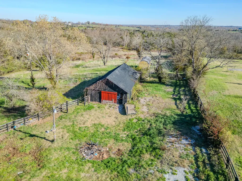 7897 Old Richmond Road Lexington KY 40515