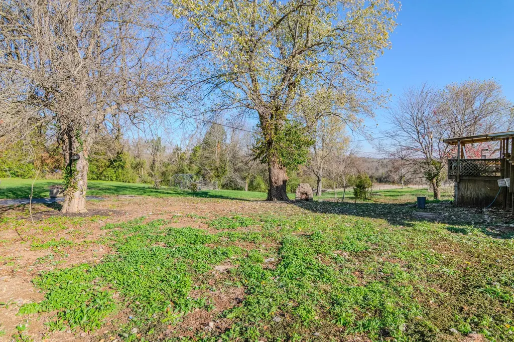 7897 Old Richmond Road Lexington KY 40515