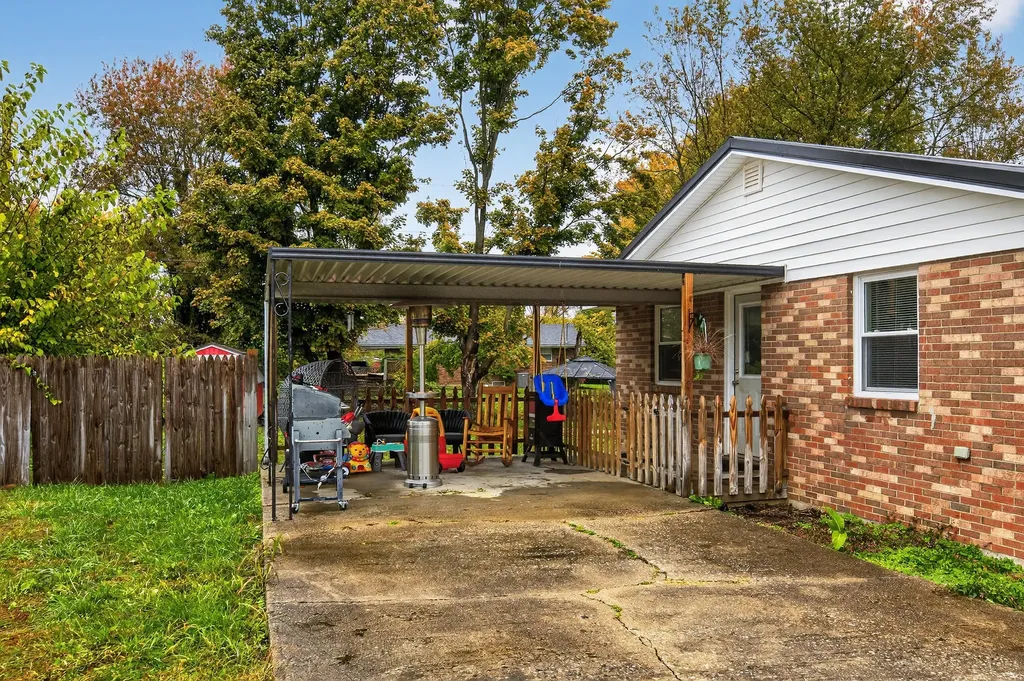627 Brentwood Drive Mt Sterling KY 40353