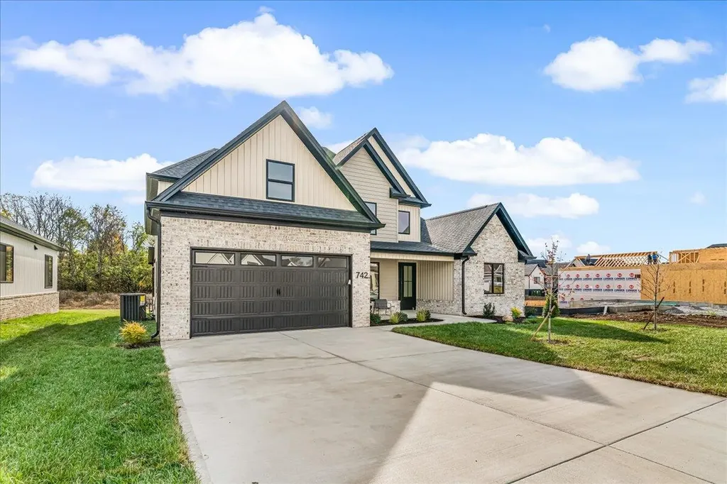 742 Azalea Lane Versailles KY 40383