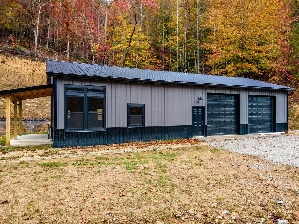 800 Left Johnson Fork Salyersville KY 41465