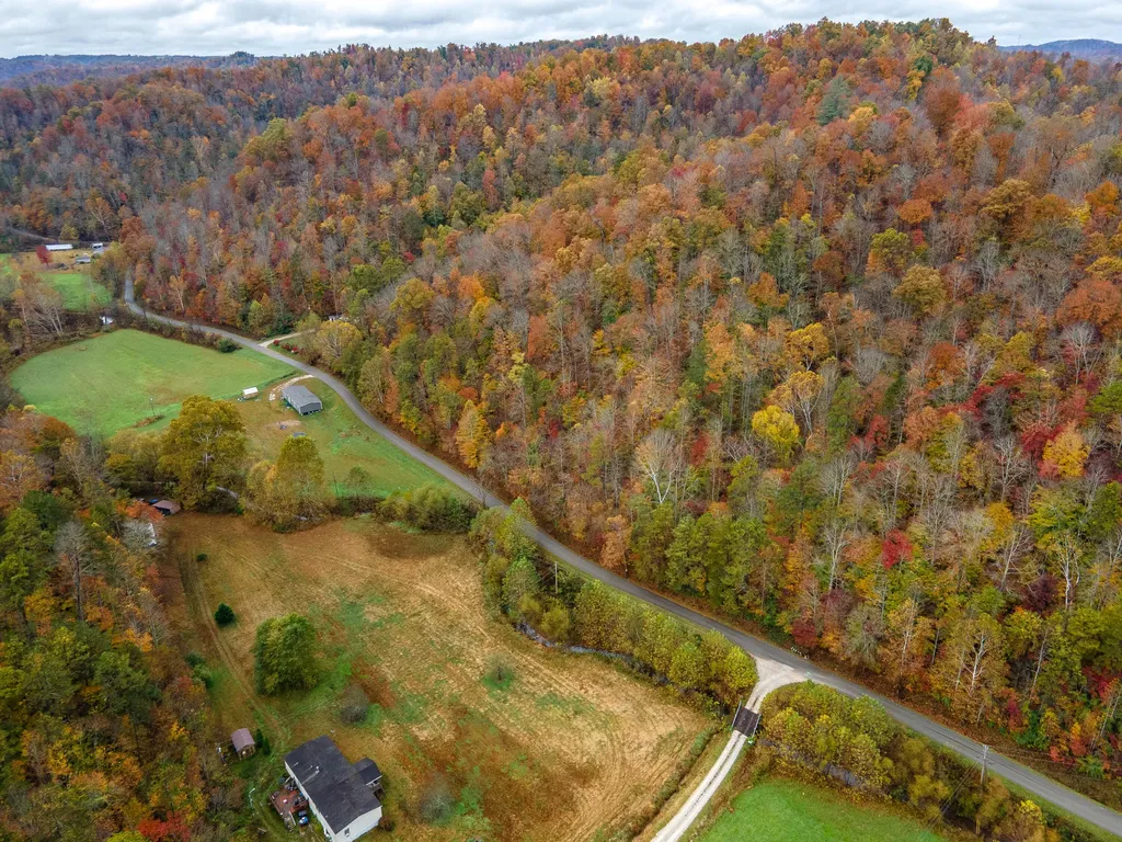 800 Left Johnson Fork Salyersville KY 41465