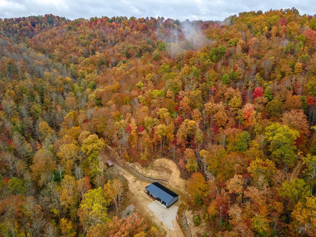 800 Left Johnson Fork Salyersville KY 41465