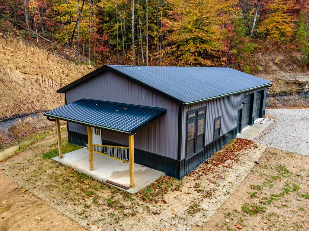 800 Left Johnson Fork Salyersville KY 41465